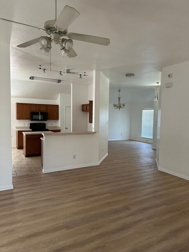 Building Photo - 105 Wildhaven Dr