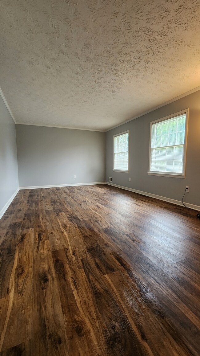 Building Photo - 2639 Shade Dr