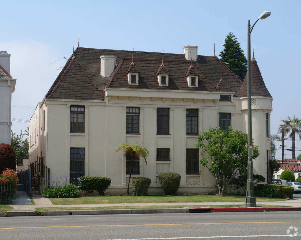 Building Photo - 6430 W Olympic Blvd