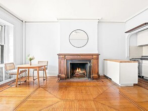 Building Photo - 44 Remsen St