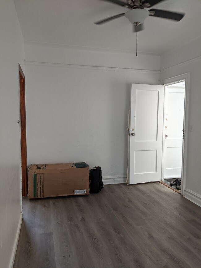 Foto del edificio - 2130 E 15th St