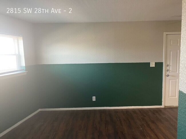Building Photo - Come in today don't miss our deals