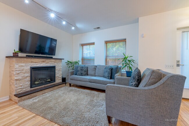 Foto del edificio - 1134 W Washburne Ave