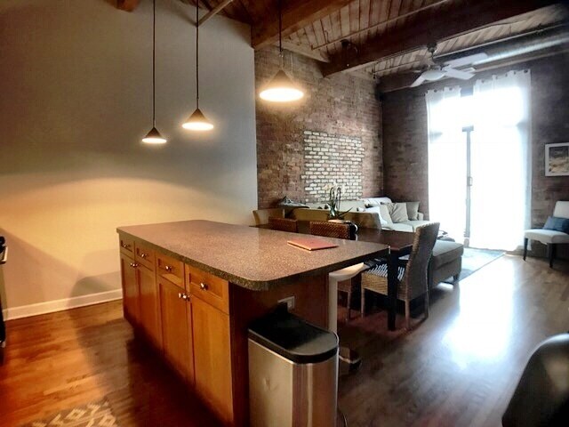 Foto del edificio - 1330 W Monroe St