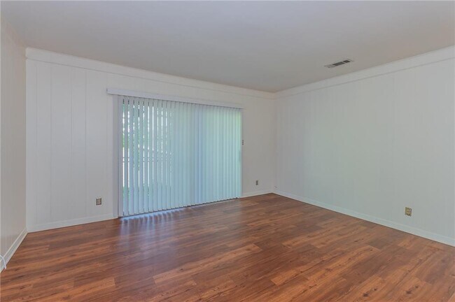 Foto del edificio - 2502 Trailside Dr
