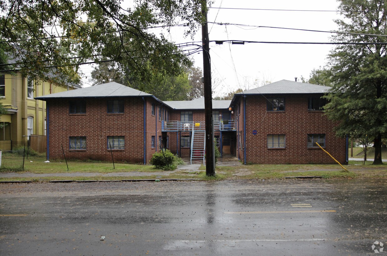 Building Photo - 586 NE East Ave