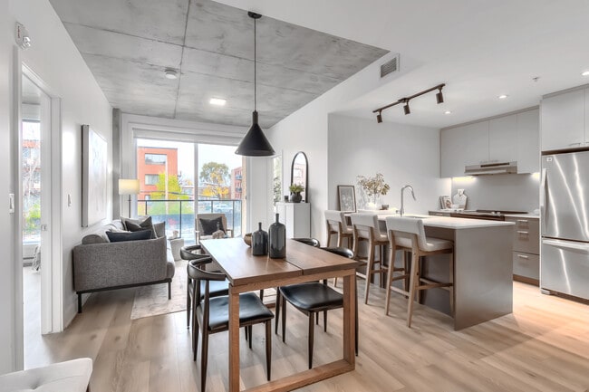 Building Photo - Leora Condo Rentals Saint-Laurent