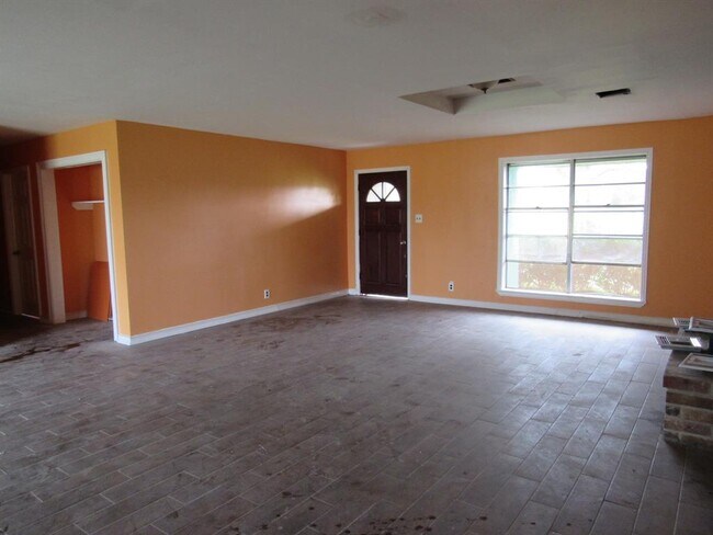 Building Photo - 10611 FM442
