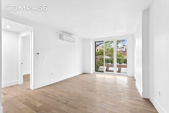 Building Photo - 15 E 19th St