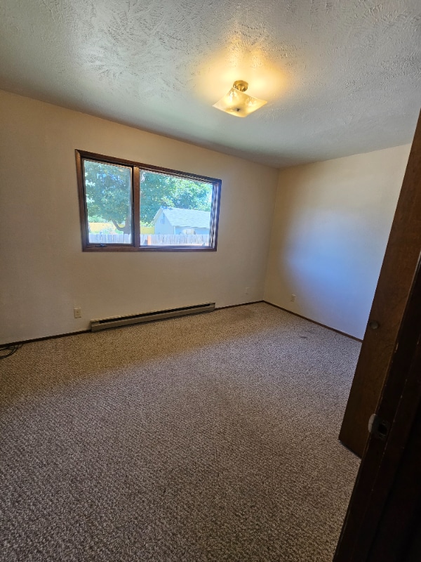 Building Photo - 203 W Larch St