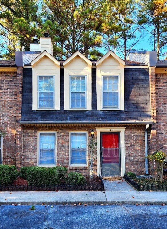 Building Photo - 143 Forrest Ave