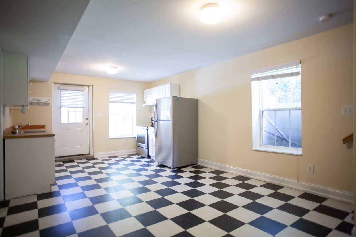 Primary Photo - Studio near downtown Carrboro