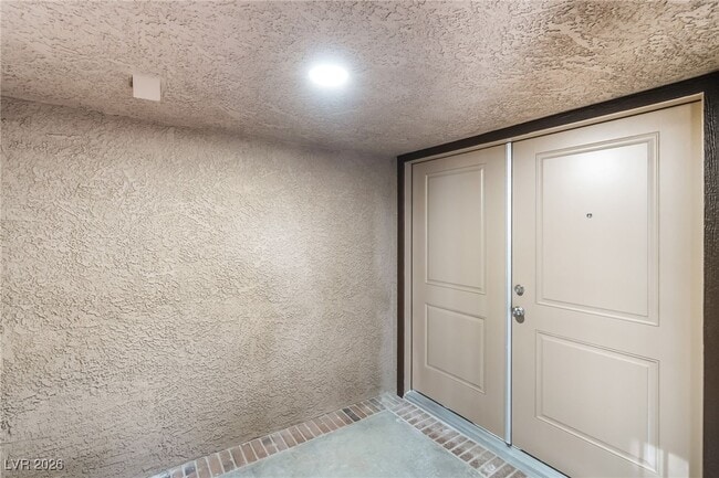 Foto del edificio - 968 Pinehurst Dr