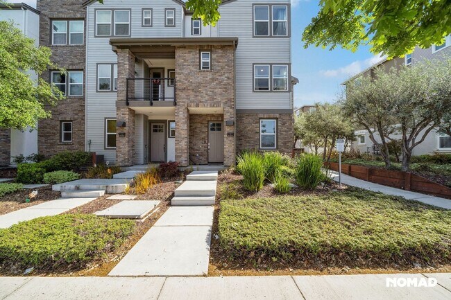 Foto del edificio - Charming 3BR 3.5 Bath Townhome in Sunnyvale