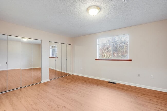 Building Photo - Beautiful 5 Bed, 3 Bath Rental Home in Sherwood!