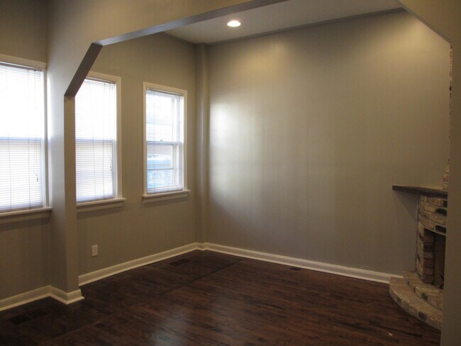 Foto del edificio - 2248 N Southport Ave