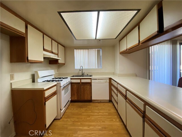 Foto del edificio - 987 E Del Mar Blvd