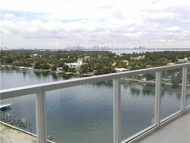 Foto del edificio - 6700 Indian Creek Dr