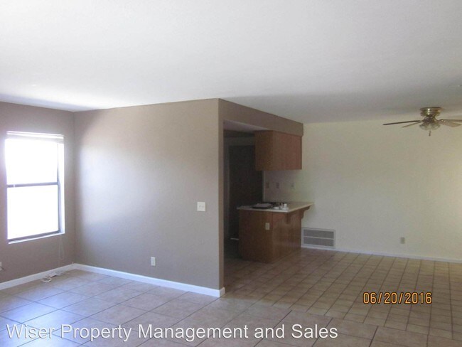 Building Photo - 1325 W Cherry Ave