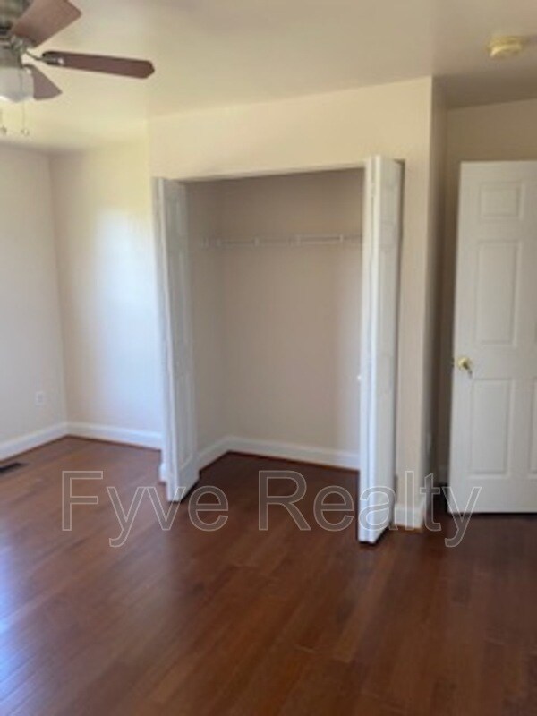 Building Photo - 8443 Bates Dr