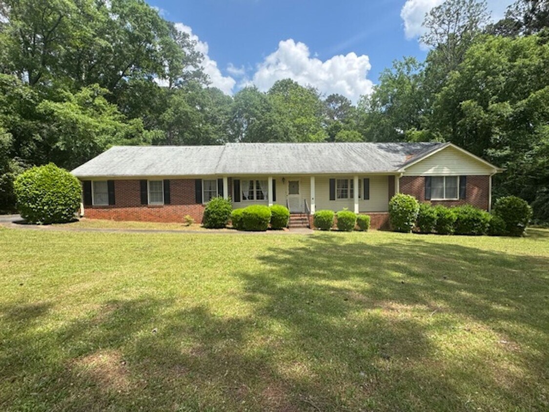 Foto principal - 704 Camellia Dr
