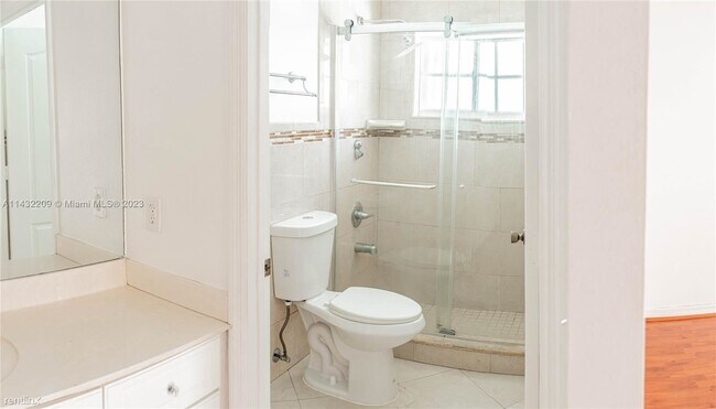 Building Photo - 2 br, 2 bath Condo - 2485 W 76th St