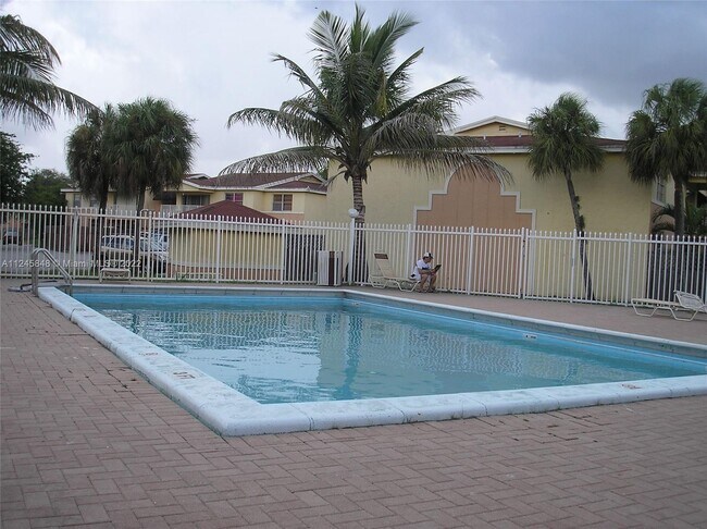 Foto del edificio - 4610 NW 79th Ave