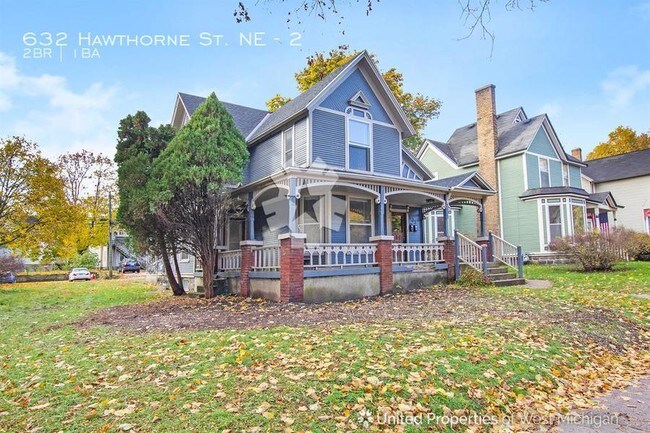 Building Photo - 632 Hawthorne St NE