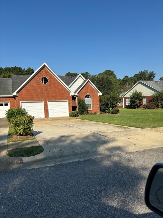 Foto del edificio - 109 Muirfield Ln