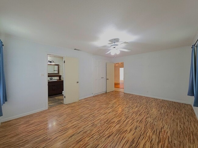 Building Photo - Spacious Country Home for Lease in Van, Texas!