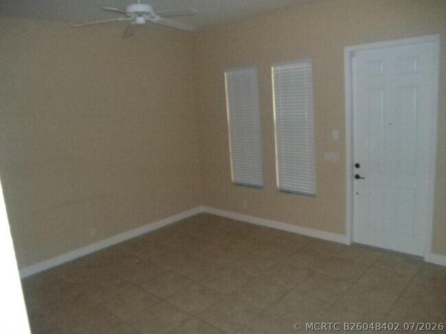 Foto del edificio - 810 NW 82nd Pl