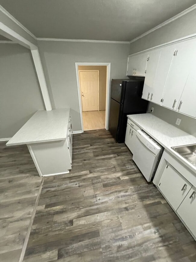 Building Photo - 620 Clifton Ct