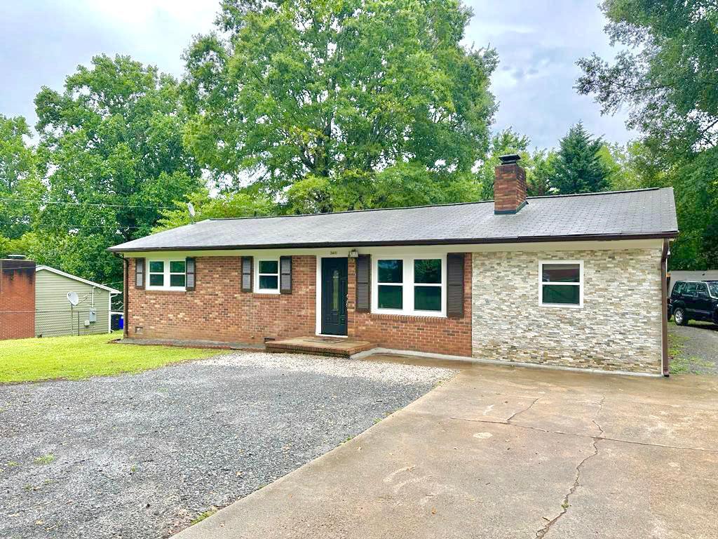 Foto principal - 2401 Woodleaf Dr