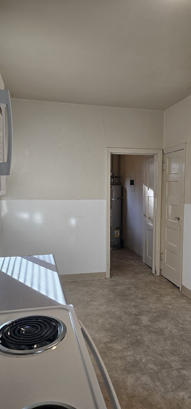 Building Photo - Charming Home for Rent in Downtown Santa Cruz