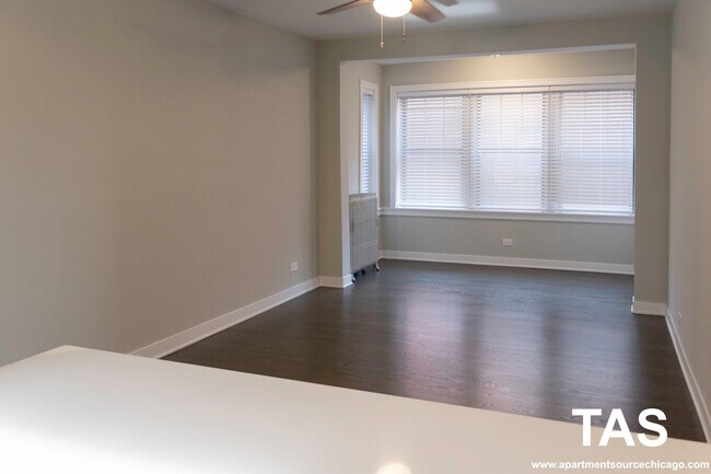 Foto del edificio - 3925 N Keeler Ave