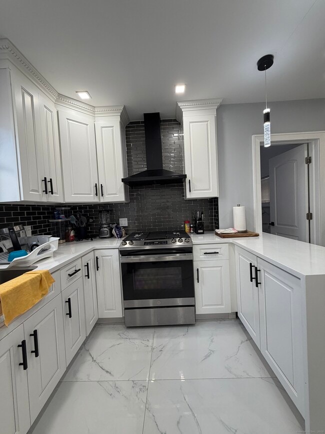 Building Photo - 2964 State St