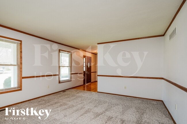 Building Photo - 3217 Yale Blvd