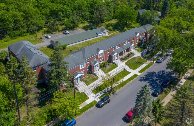 Aerial Photo - Oakmont Park Apartments