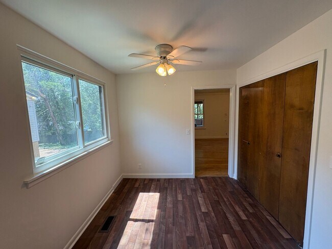 Building Photo - 6808 River Ridge Dr