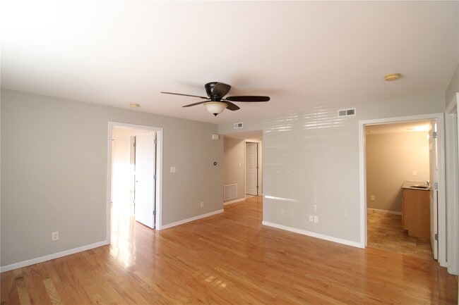 Building Photo - 5123 Welsh Dr