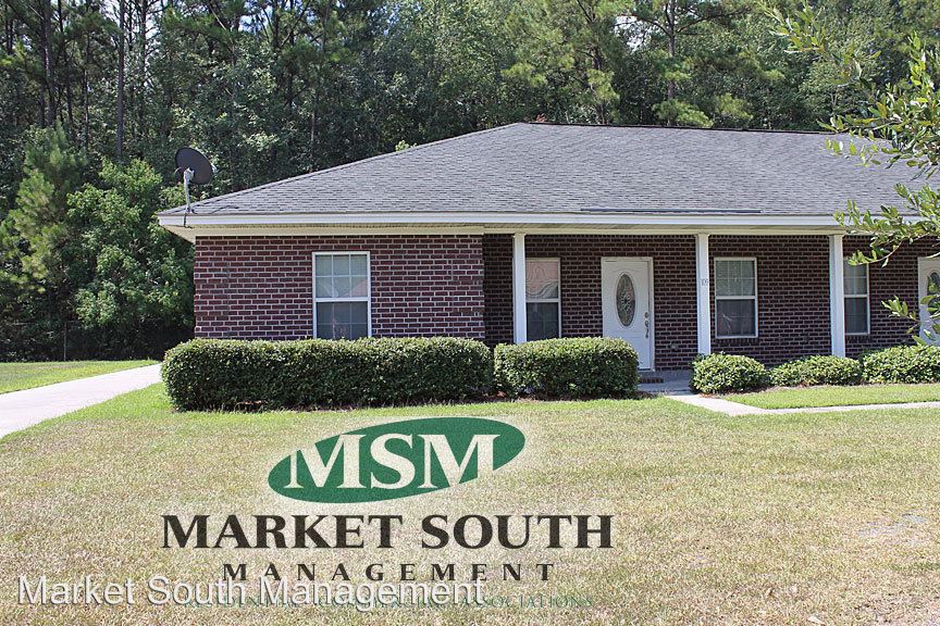 Primary Photo - 109 Live Oak St