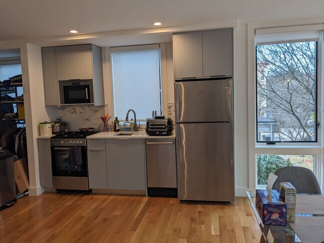 Foto del edificio - Awesome Studio in Brookline.... SEPT 1ST MOVE