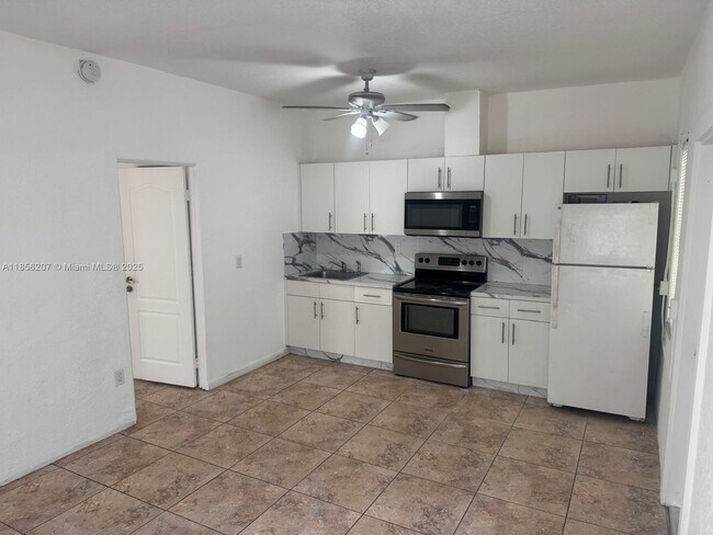 Foto del edificio - 1413 NW 41st St