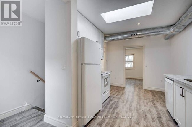 Building Photo - 1514 Queen St W