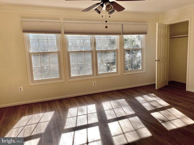 Foto del edificio - 7601 Dominion Dr