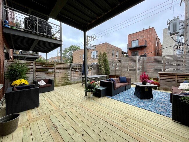 Foto del edificio - 800 W Cornelia Ave