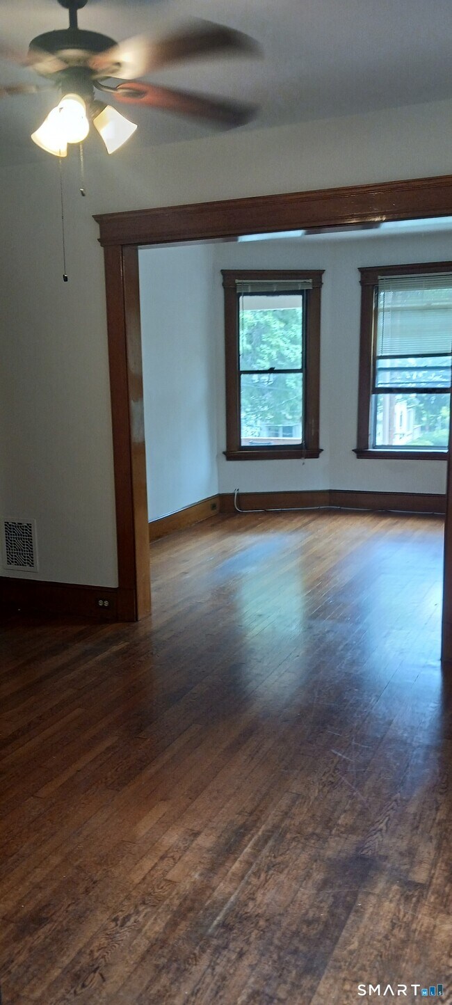 Foto del edificio - 126 Edwards St