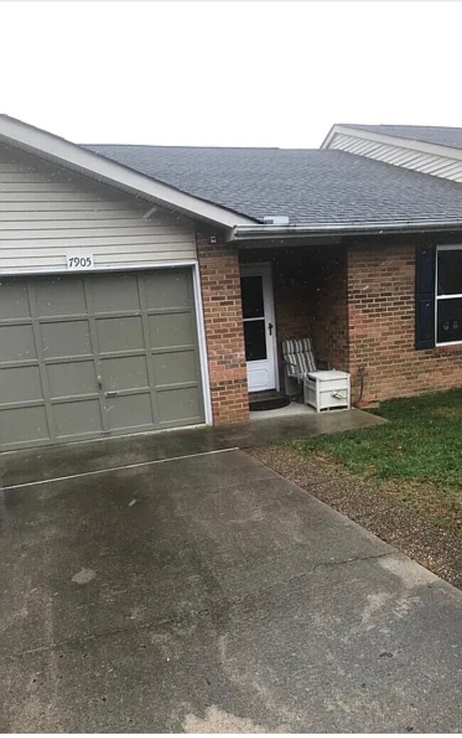Foto del edificio - 7905 Glenbine Way