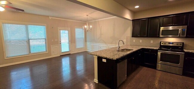 Foto del edificio - 631 Justins Pl Ln