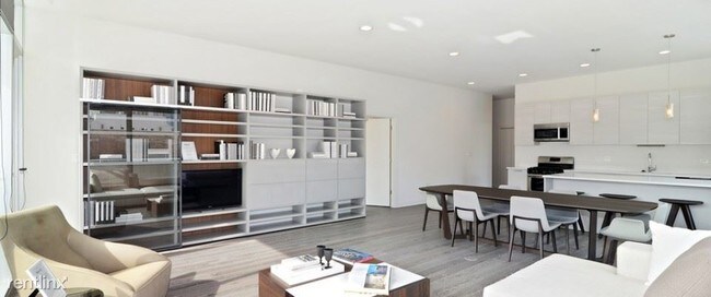 Foto del edificio - 860 N Franklin St